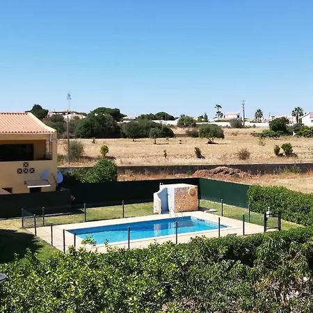 Дом отдыха Mila - 3 Bedroom With Pool Албуфейра