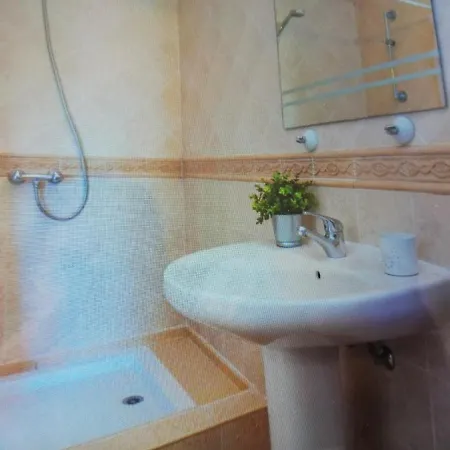 Mila - 3 Bedroom With Pool 度假居 *